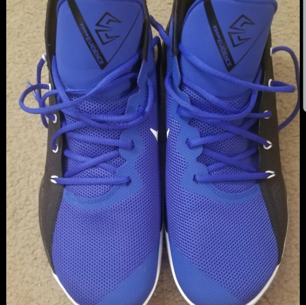 Nike Zoom Evidence III  Men sz 11.5
Shoes